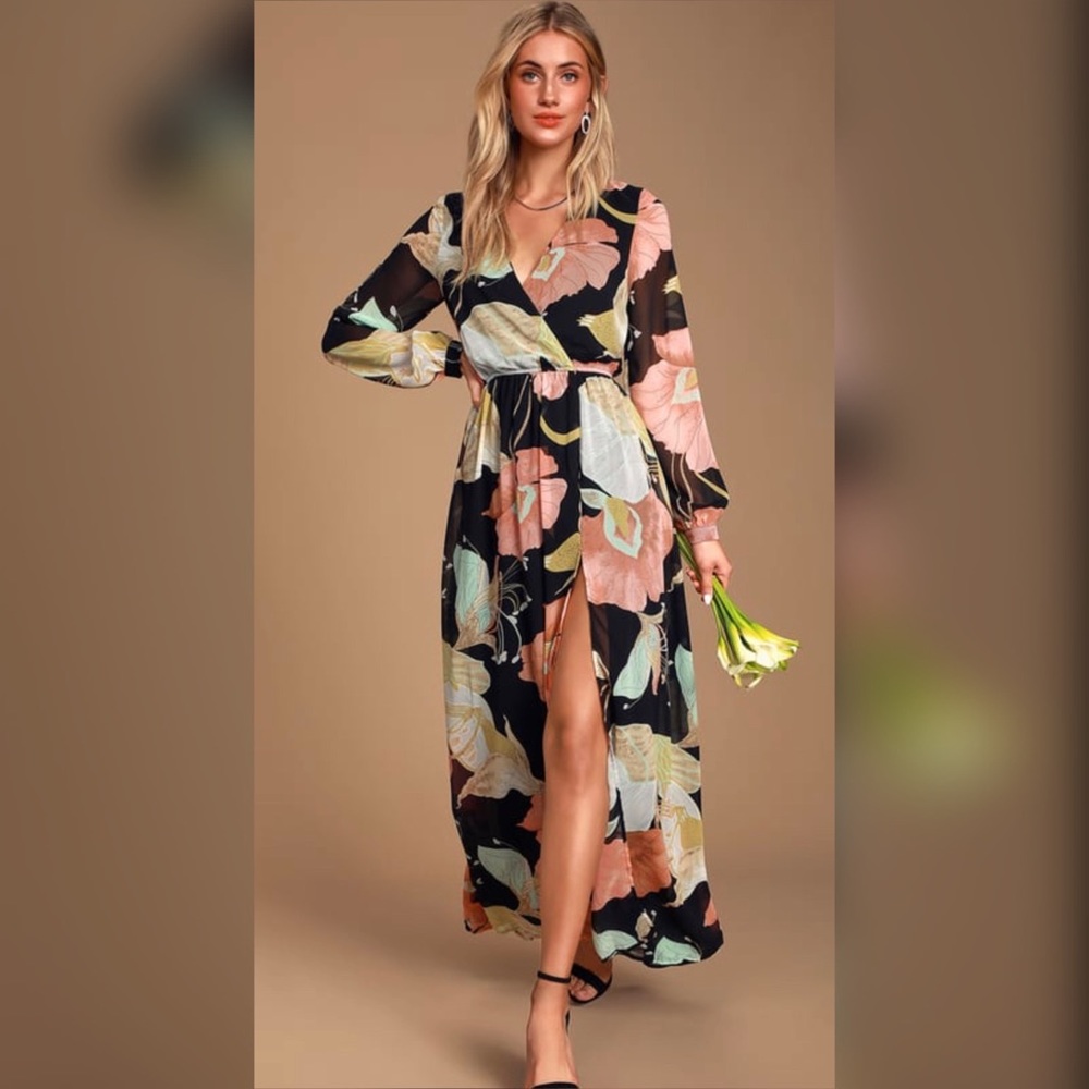 NWT Lulus water lilies black floral dress